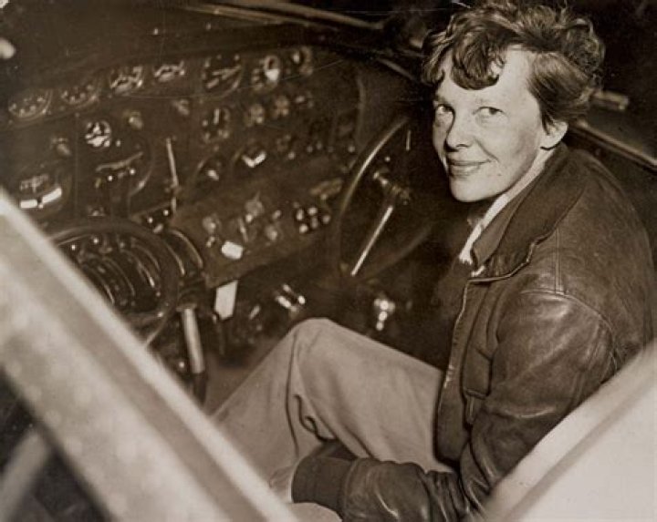 Amelia Earhart Biography - Facts, Childhood, Family Life & Achievements