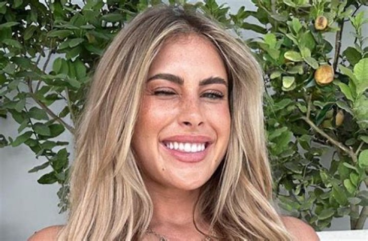 Ariella Nyssa in Two-Piece Workout Gear Says "Our Bodies Are Important"