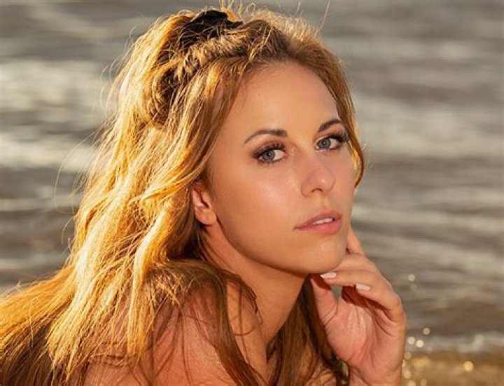 Bikini Modelz TV video statistics