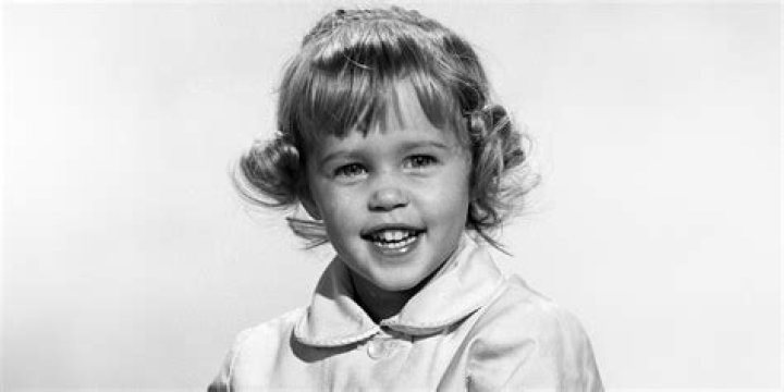 Catherine Mary Stewart Biography - Facts, Childhood, Family Life & Achievements