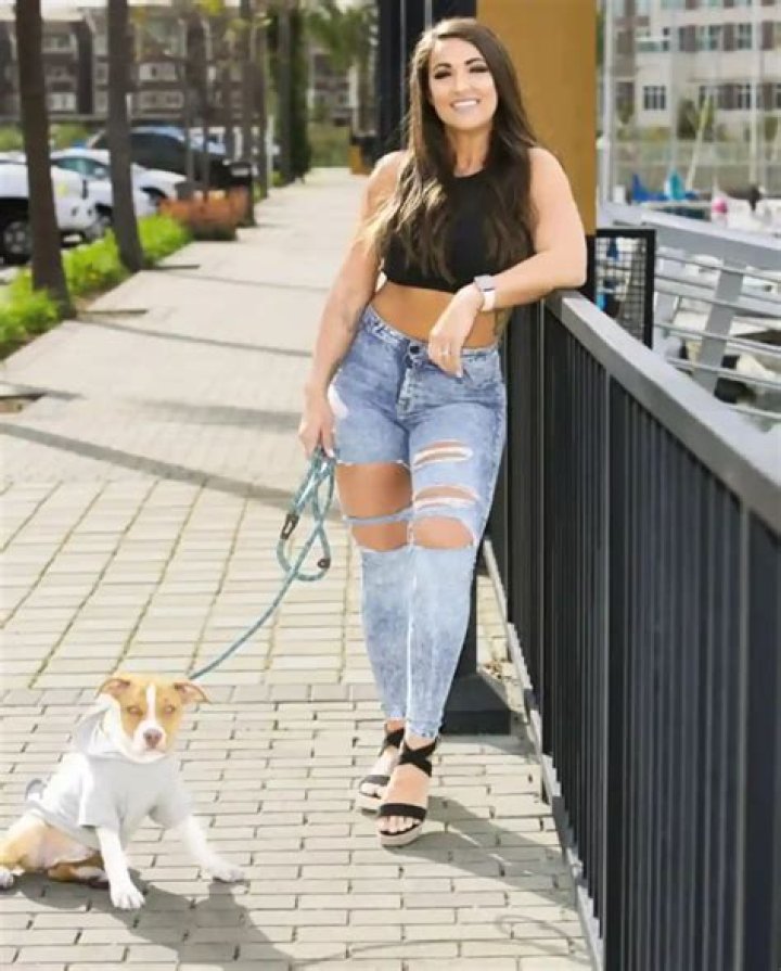 Courtney Tillia Wiki, Onlyfans Income, bio, Age, Net Worth