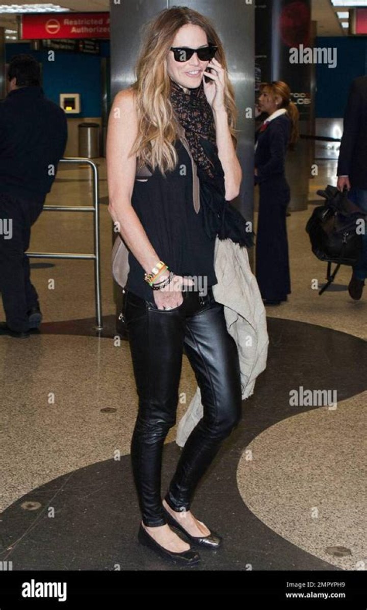 Elle Macpherson Shows Off Fit Figure in New Candid Photo