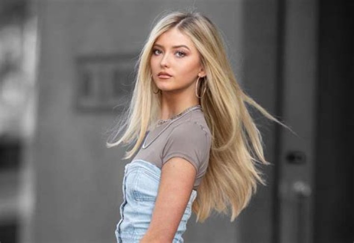 Emily Dobson – Bio, Facts, Family of American Dancer & Actress