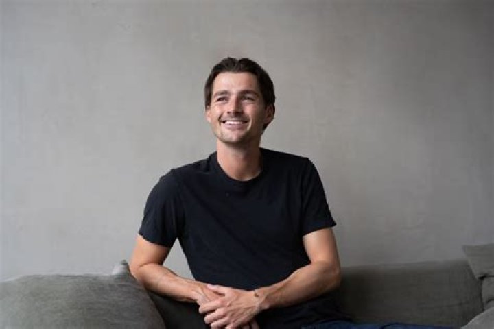 Finn Harries Biography - Facts, Childhood, Family Life & Achievements