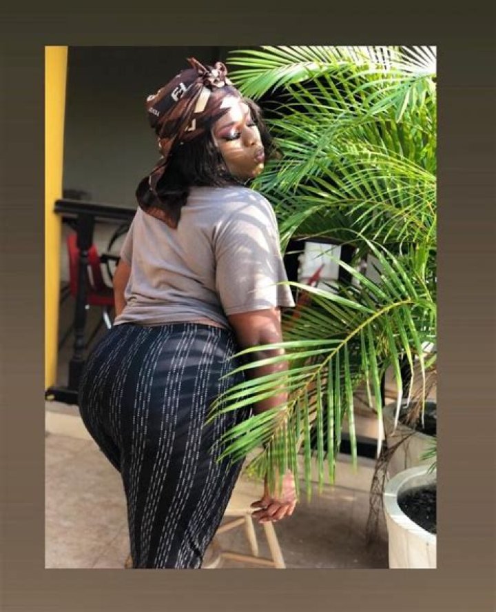 Ghanaian transgender Ohemartin embarrassed as airport staff forces him to take off wig before checking in to flight