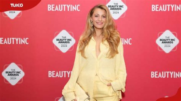  How Much Money Does Blake Lively Make? Latest Income Salary
