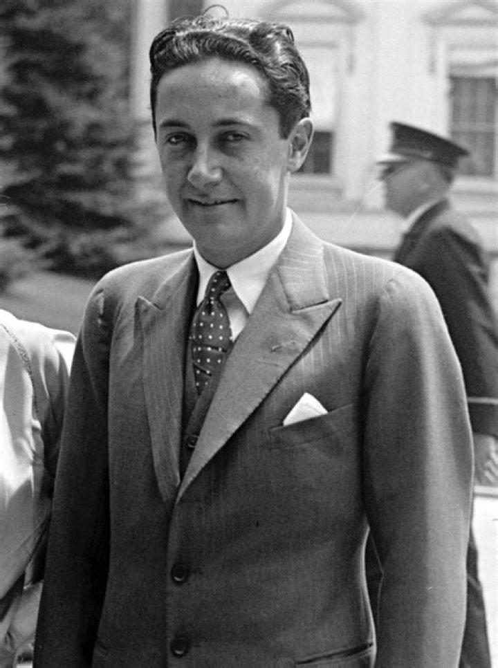 
How Much Money Does Irving Thalberg Make? Latest Income Salary
