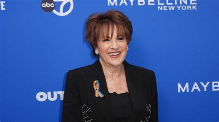 
How Much Money Does Lorna Luft Make? Latest Income Salary
