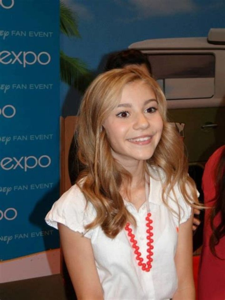 How old is Avery on dog with a blog? – Celebrity