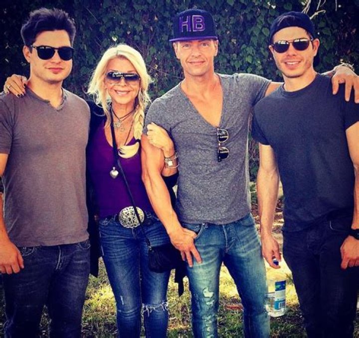 Is Donna Lawrence Still Married? – Celebrity