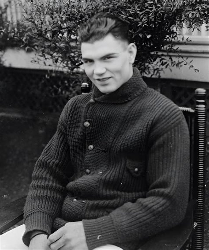 Jack Dempsey Biography - Facts, Childhood, Family Life & Achievements