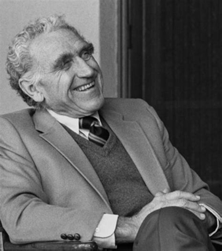 James Whitmore Biography - Facts, Childhood, Family Life & Achievements