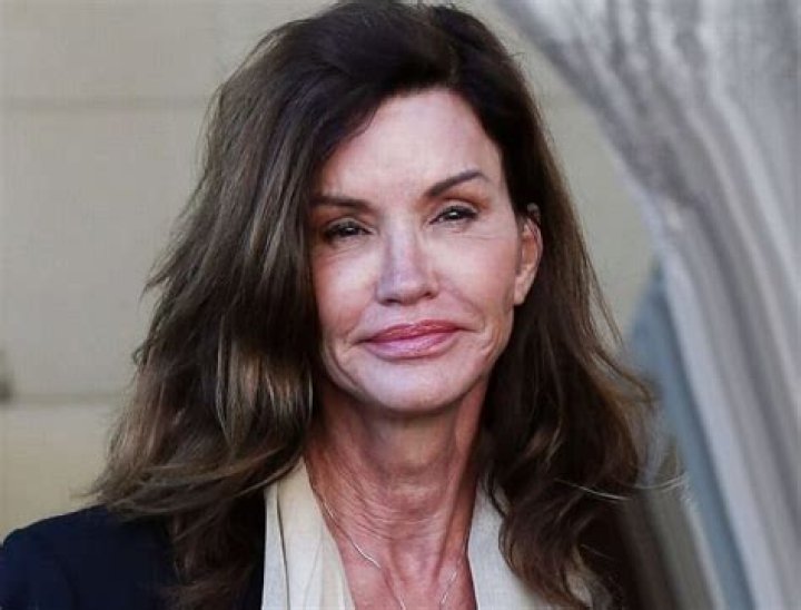 Janice Dickinson Biography - Facts, Childhood, Family Life & Achievements