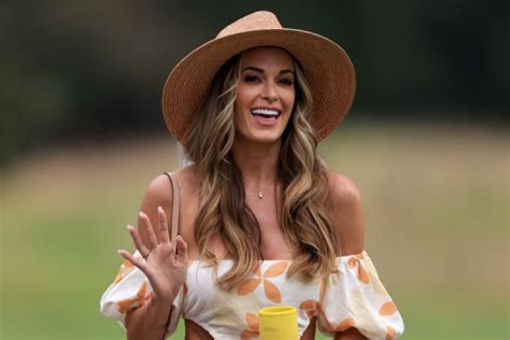 Jena Sims in Bathing Suit is "So Cute" — Celebwell