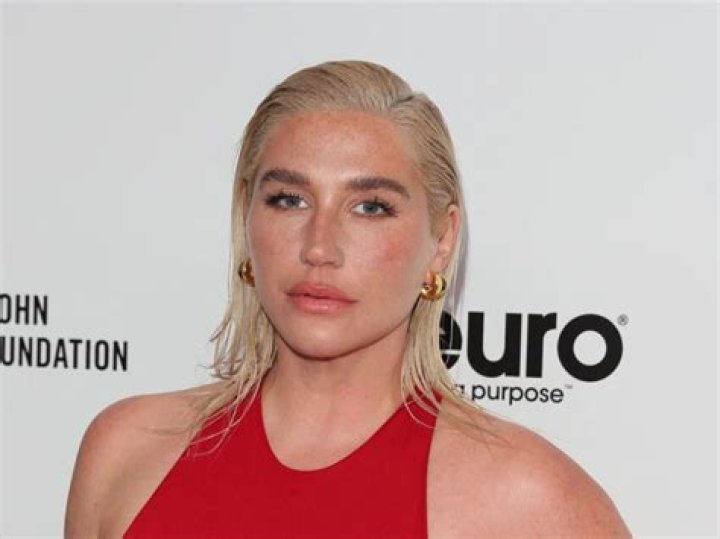 Kesha Biography - Facts, Childhood, Family Life & Achievements