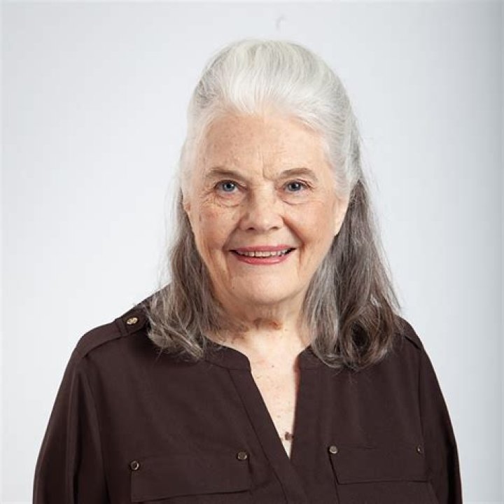 Lois Smith Biography - Facts, Childhood, Family Life & Achievements