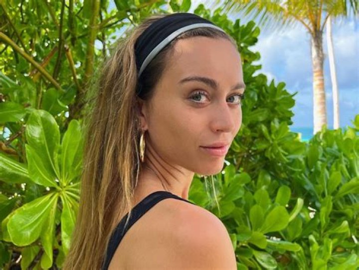 Paula Chaves in Bathing Suit Says "Handle the Heat" — Celebwell