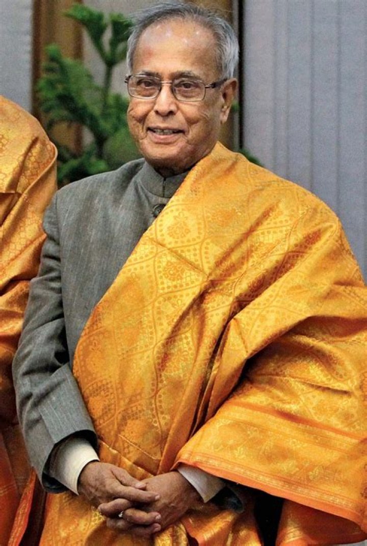 Pranab Mukherjee Biography - Facts, Childhood, Family Life & Achievements