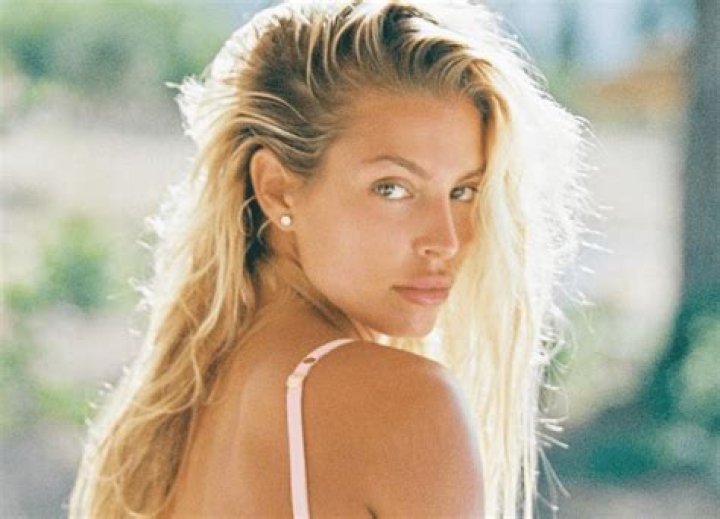 Rocío Oliva in Bathing Suit Shares an Oceanside Photo — Celebwell