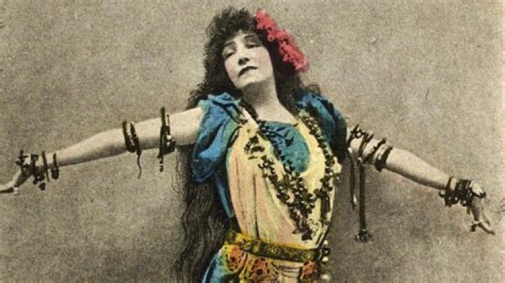 Sarah Bernhardt Biography - Facts, Childhood, Family Life & Achievements