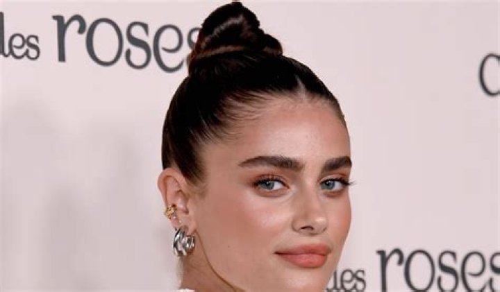 Taylor Hill in Bathing Suit Says "Happy Birthday" to Model Sister — Celebwell