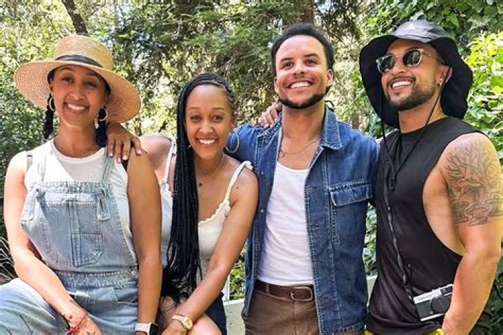 Was Tia and Tamera really adopted? – Celebrity