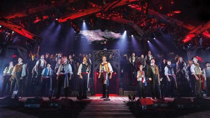 Watch Hugh Jackman & Russell Crowe Sing Les Miserables’ The Confrontation Live