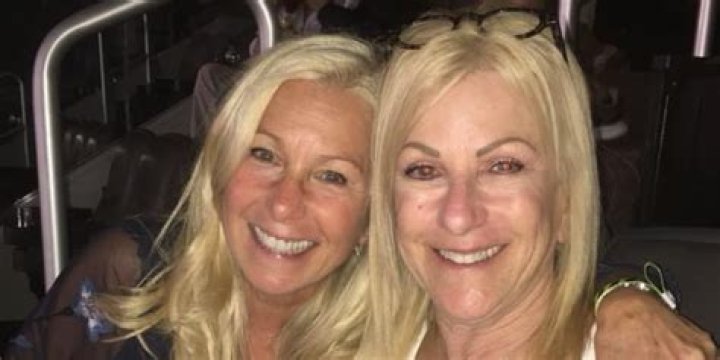 Who Was Roberta Zaktzer? Golden Bachelor Ellen Goltzer’s Bestfriend Dies From Cancer?