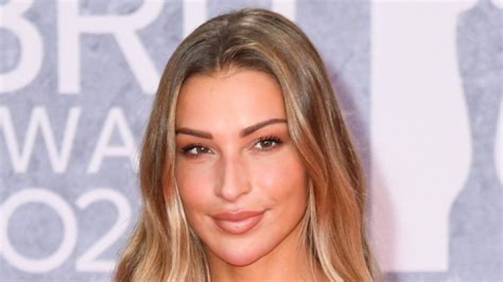 Zara McDermott in Bathing Suit is "on Holiday" — Celebwell